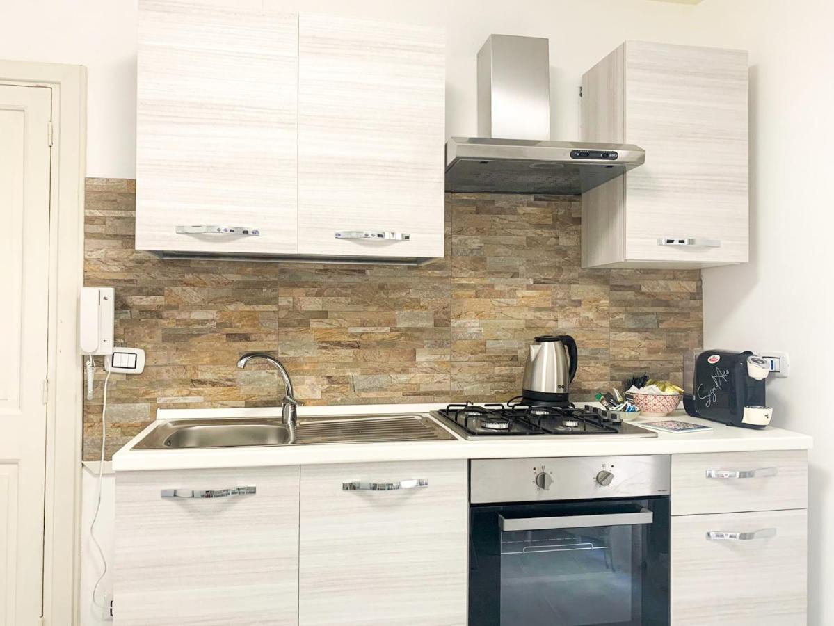 Rocksea Apartments Чефалу Екстер'єр фото
